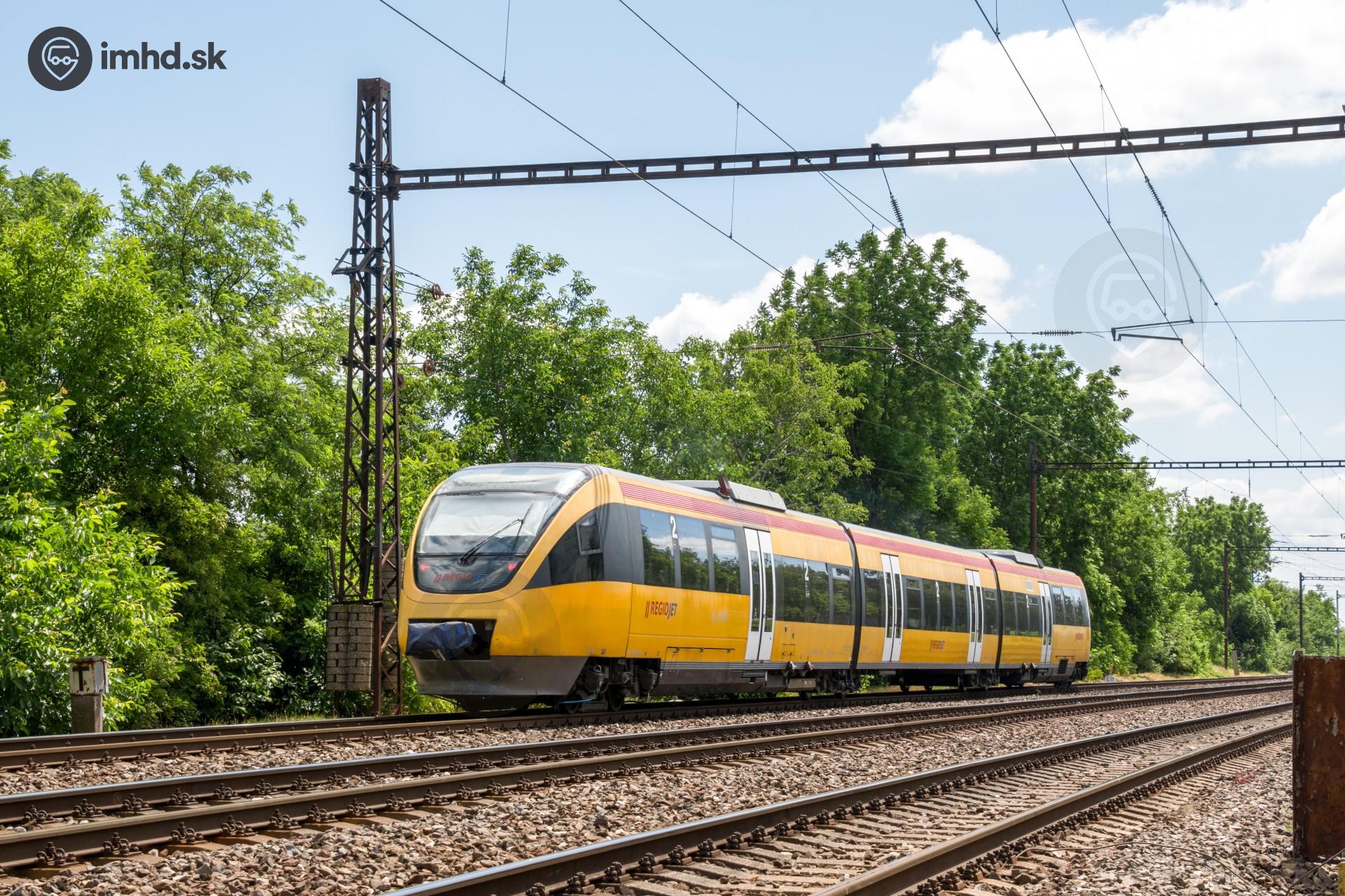 Regionálny vlak smerujúci do Dunajskej Stredy