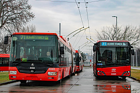 Dvojkĺbové trolejbusy Škoda-Solaris trápi zvýšená poruchovosť